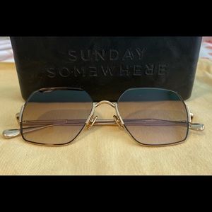 Sunday Somewhere Eden in Gold Sunglasses